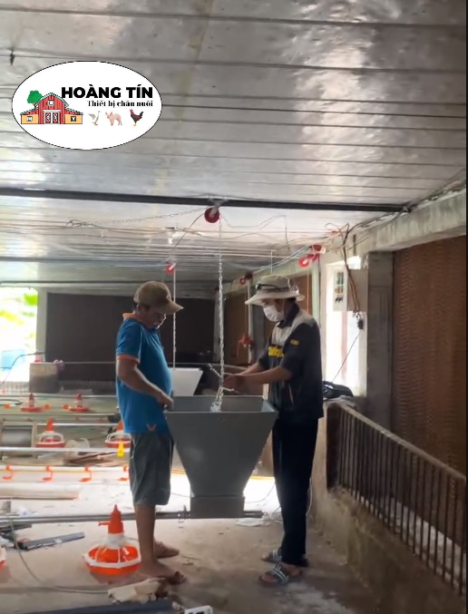 ĐƯỜNG ĂN UỐNG TỰ ĐỘNG TRẠI GÀ THỊT
