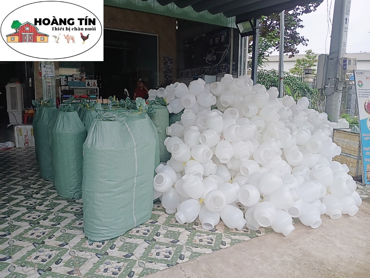 Bình uống xách tay 8L, BÌNH UỐNG CHO GÀ LOẠI TO