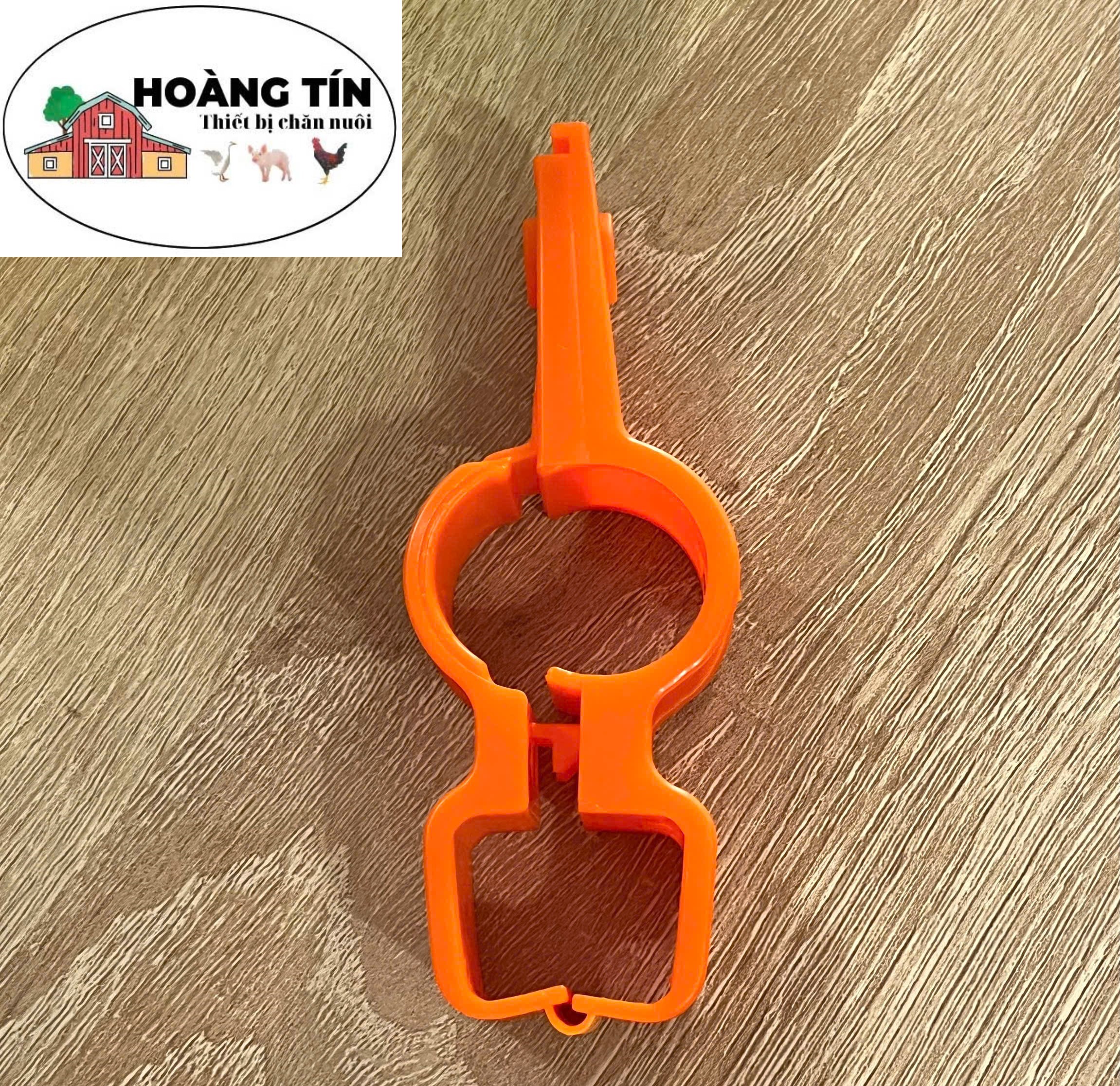 Kẹp nhựa treo ống 22 x 22 mm
sử dụng với ống phi 27
vật liệu PP màu cam
GU12