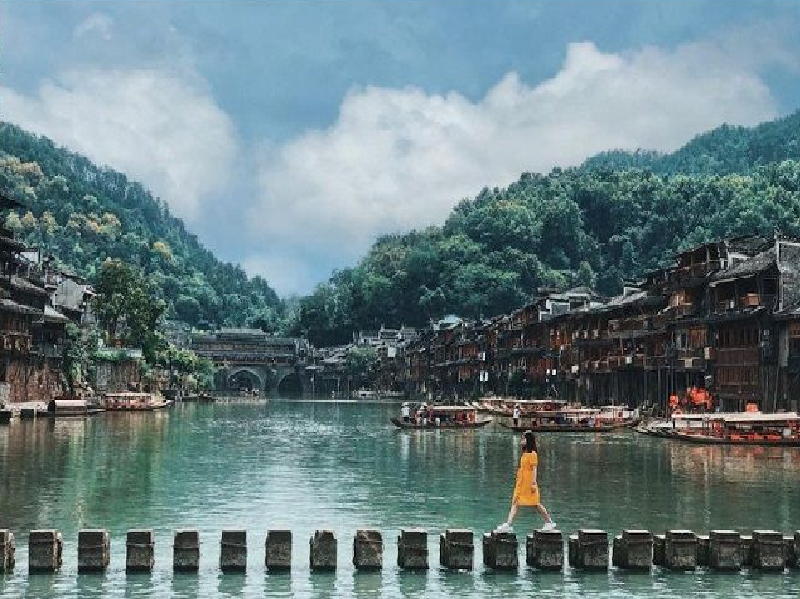 TRƯỜNG SA  - PHƯỢNG HOÀNG CỔ TRẤN   TRƯƠNG GIA GIỚI – THƯỜNG ĐỨC
