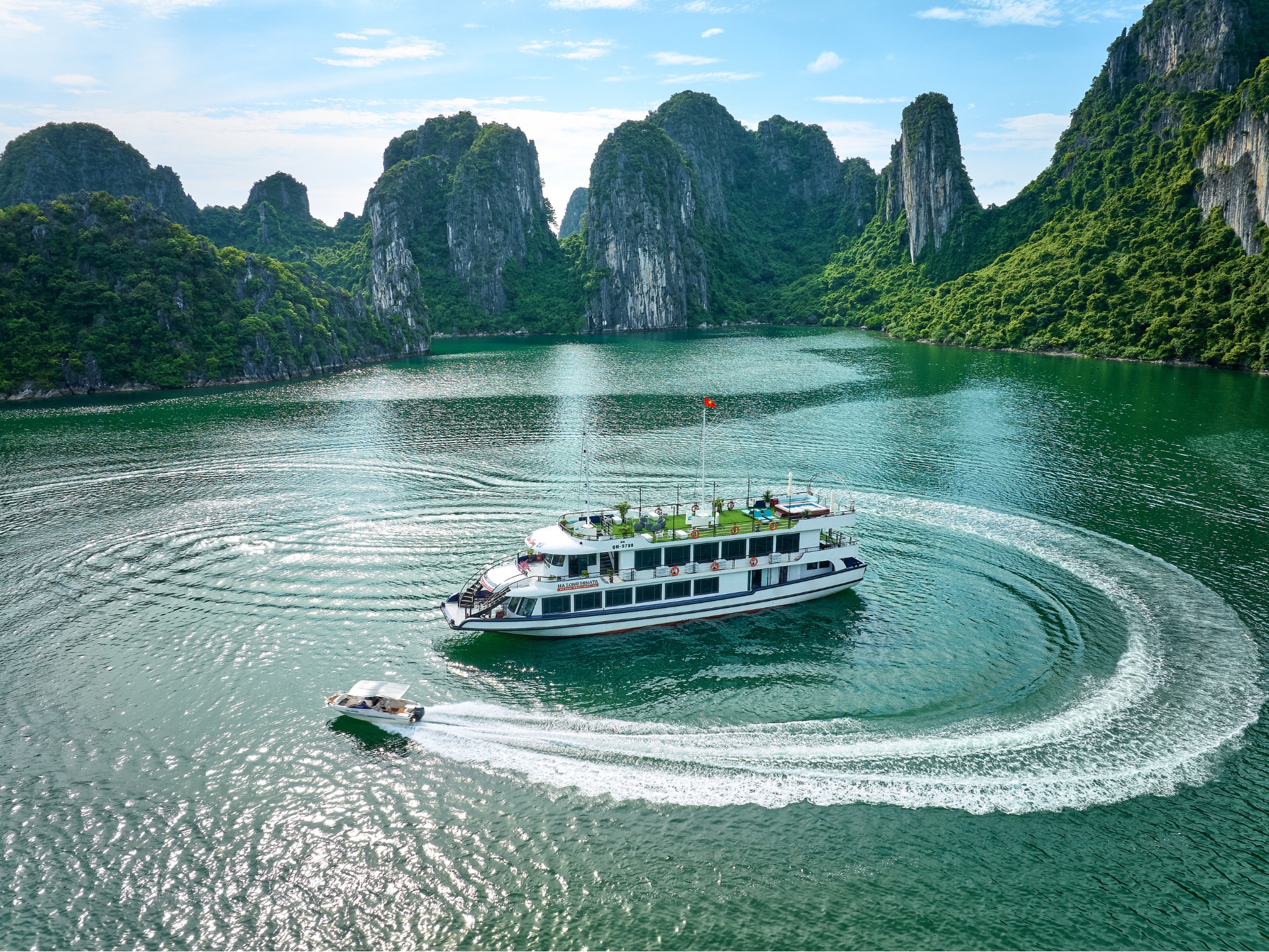 DU THUYỀN HẠ LONG 2 NGÀY 1 ĐÊM