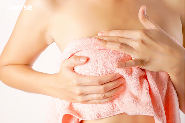 Cảm giác mát lạnh giúp làm dịu vùng da tổn thương