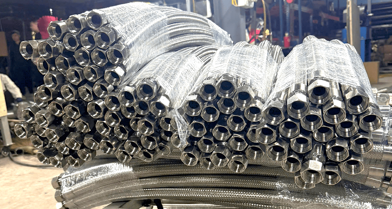 Bàn Giao Thành Công 632 Sợi Ống Mềm Inox Hàn 2 Đầu JIS 3/4 Inch Dài 800mm