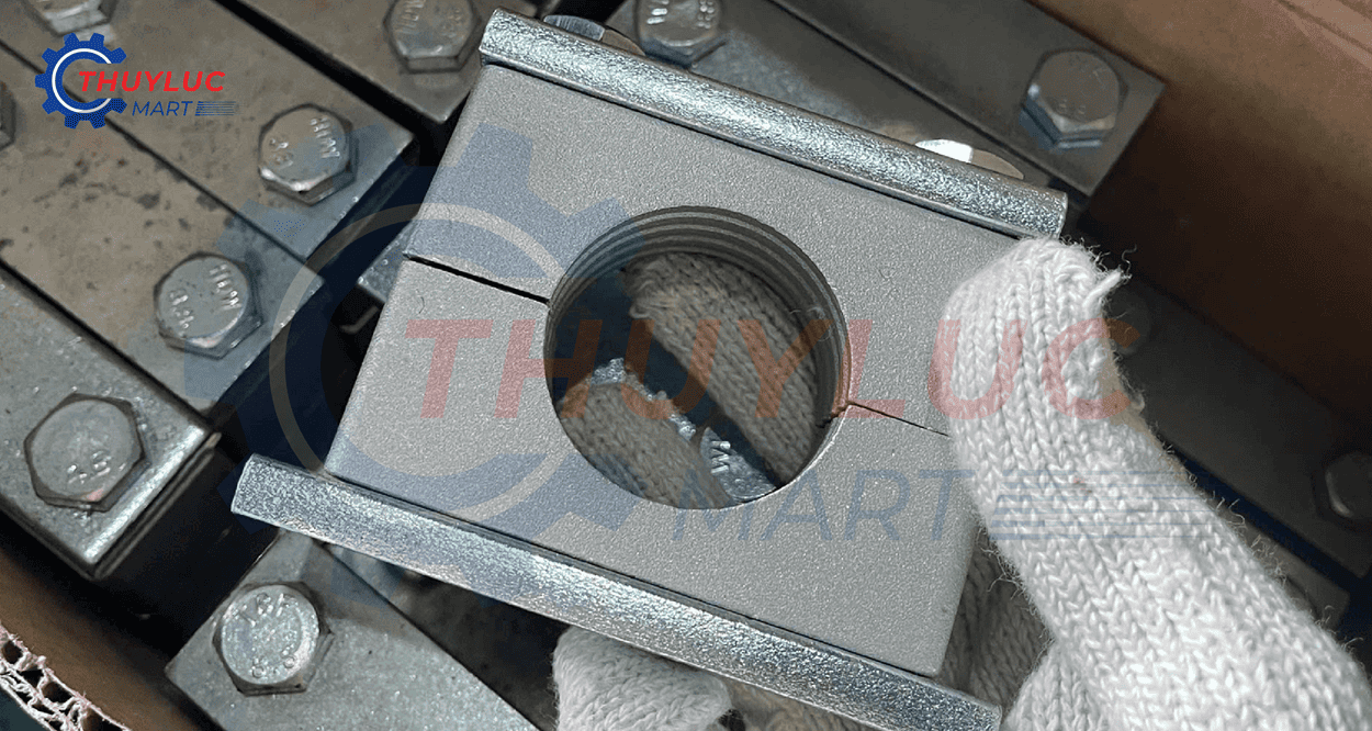 Kẹp ống nhôm thủy lực – Giải pháp cố định ống dẫn chắc chắn