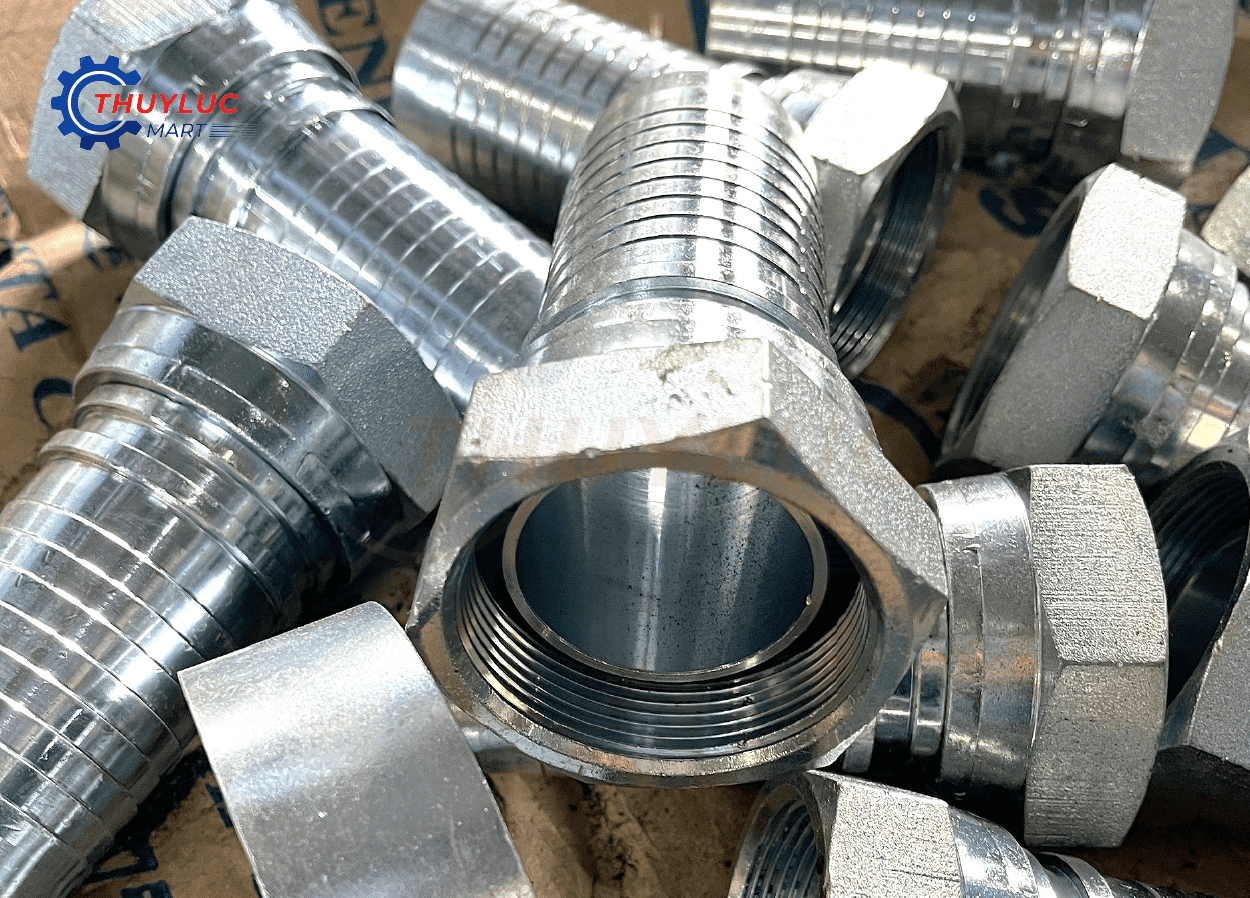 Đầu bấm thủy lực ren trong BSP – tail khía sâu dùng cho ống 2SN/4SP tại kho Thủy Lực Mart.