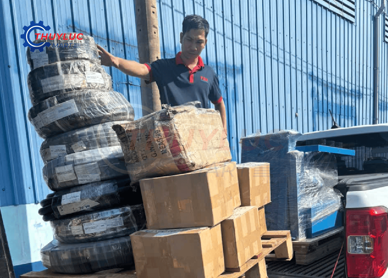 Bàn giao ống thủy lực và vật tư bấm ống cho cửa hàng tại Bạc Liêu – Thủy Lực Mart cung cấp máy bấm ống thủy lực Samway P32 trọn gói