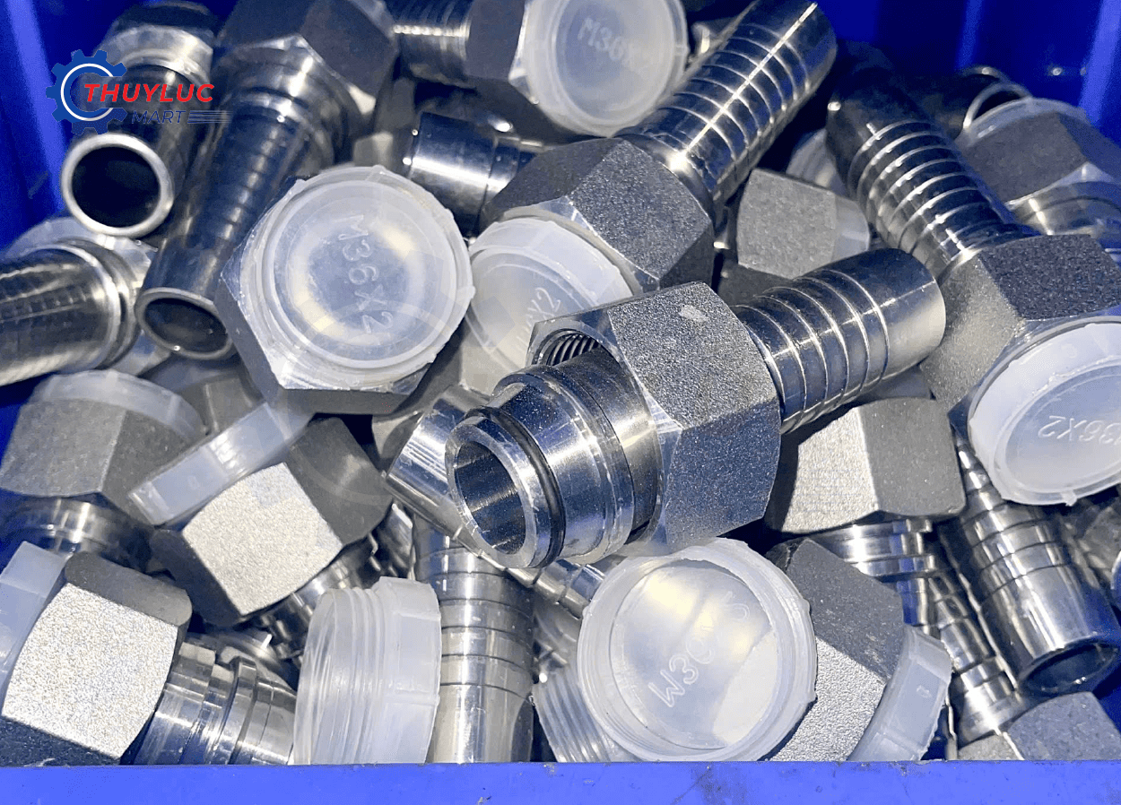 Đầu bấm cos thủy lực ren cái thẳng, dùng cho ống mềm thủy lực tại kho Thủy Lực Mart.