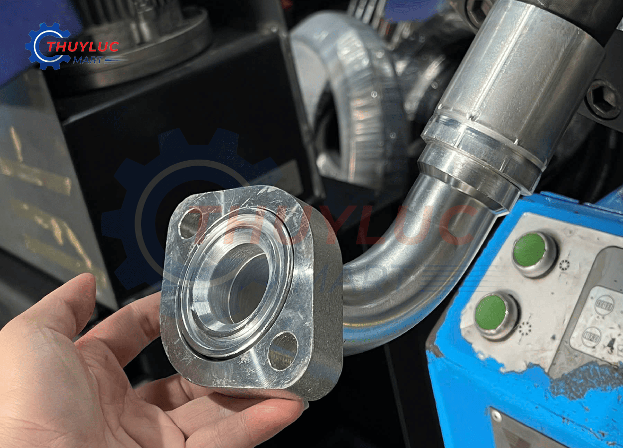 dịch vụ bấm ống