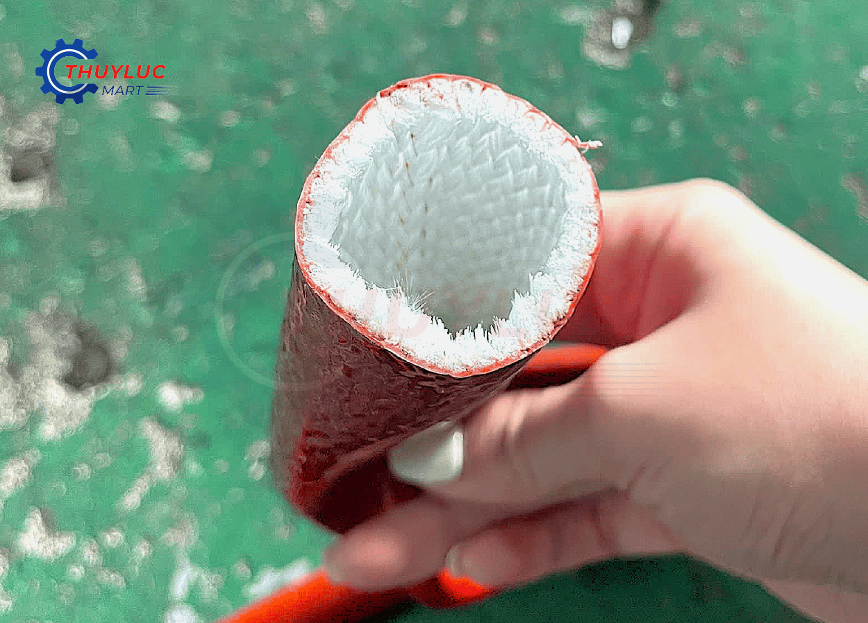 Chi tiết cận cảnh vỏ PJ lõi sợi thủy tinh dệt dày, lớp silicon đỏ chống cháy chịu nhiệt độ cao – hàng đặt riêng chất lượng cao