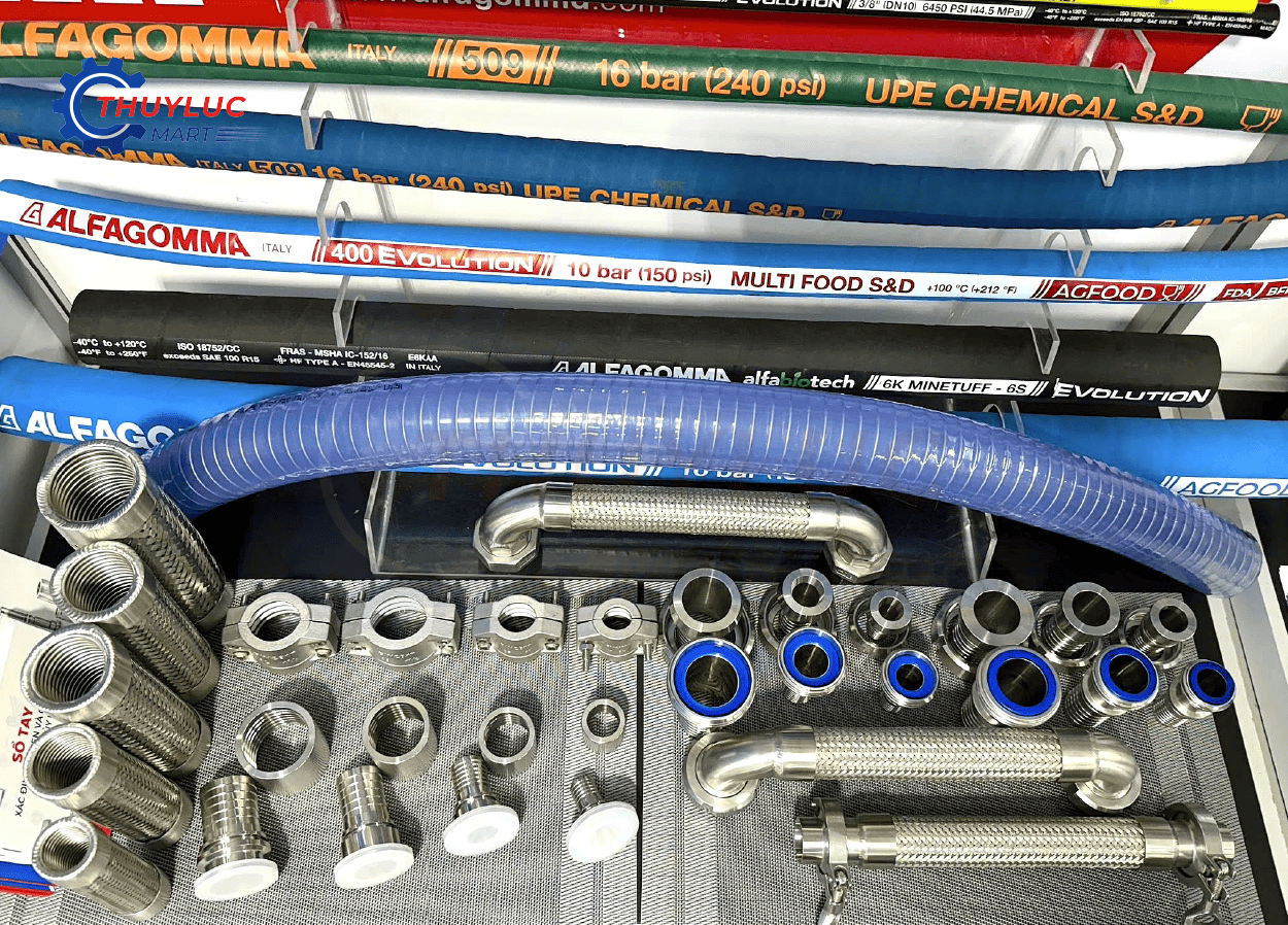 Ống thực phẩm Alfagomma màu xanh dương bấm đầu Clamp inox 316L – giải pháp dẫn sữa, nước giải khát và thực phẩm đạt chuẩn vệ sinh quốc tế, phân phối bởi Thủy Lực Mart.