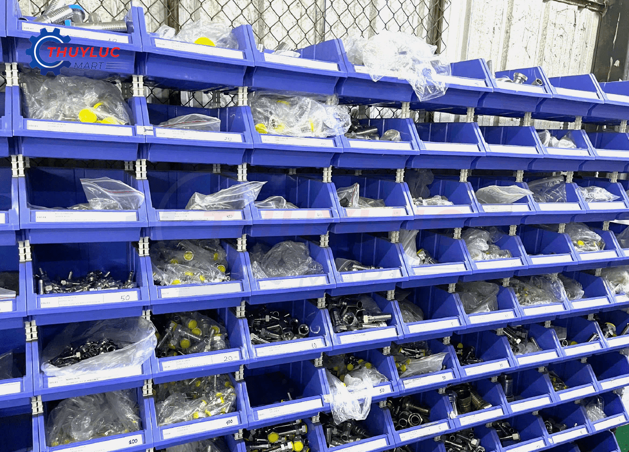 Kho xưởng phụ kiện và tuy ô thủy lực lớn tại Việt Nam 