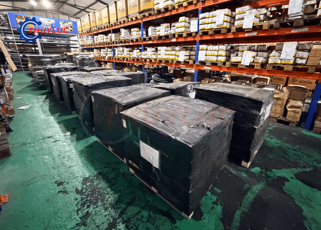 thùng hàng đầu bấm ống thủy lực thép số lượng lớn sẵn kho phục vụ bấm ống công trình