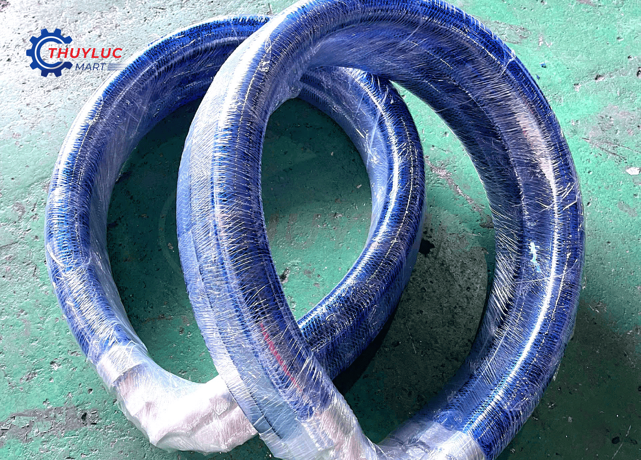 Sản phẩm ống thủy lực Alfagomma bọc nhựa hoàn thiện sẵn sàng giao hàng