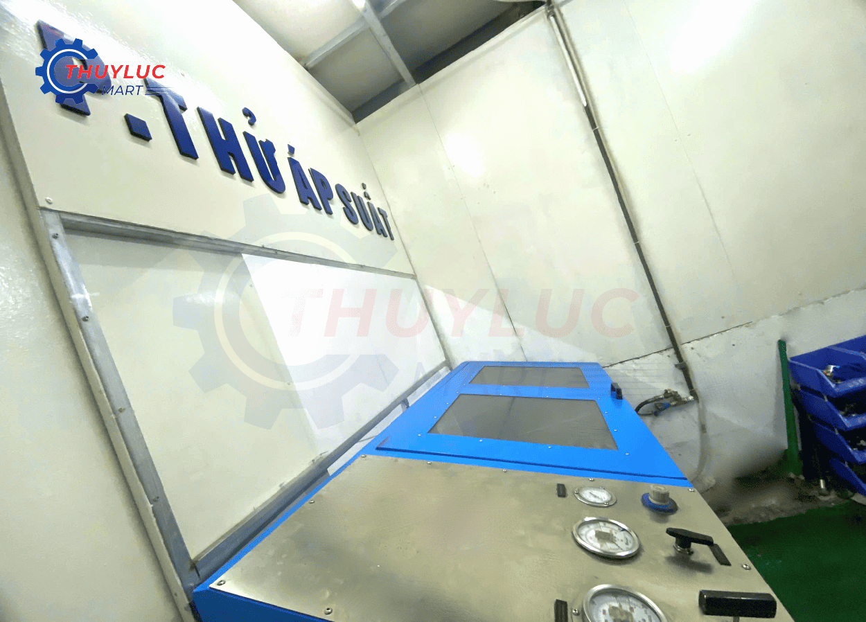Test áp suất (Hydrostatic Pressure Test) là quy trình bơm áp suất chất lỏng vào bên trong ống