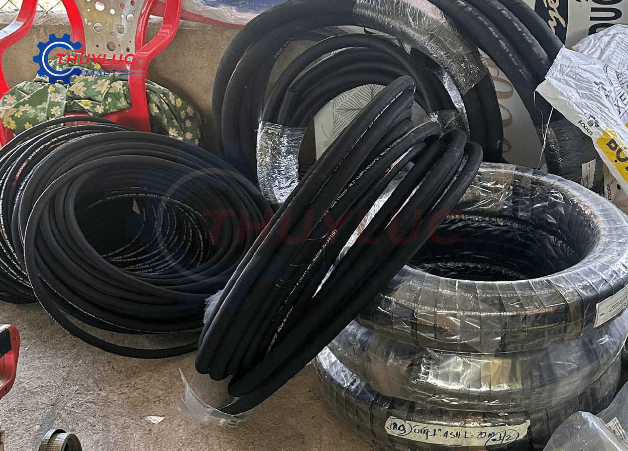 ống mềm thủy lực nhiều kích cỡ phục vụ cửa hàng bấm ống mới