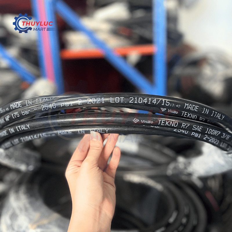 Ống thủy lực Vitillo R7 3/8", THR706