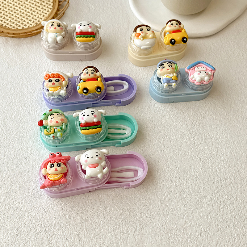 Khay Đựng Lens Charm Hình Shin Dễ Thương Kèm Dụng Cụ Đeo