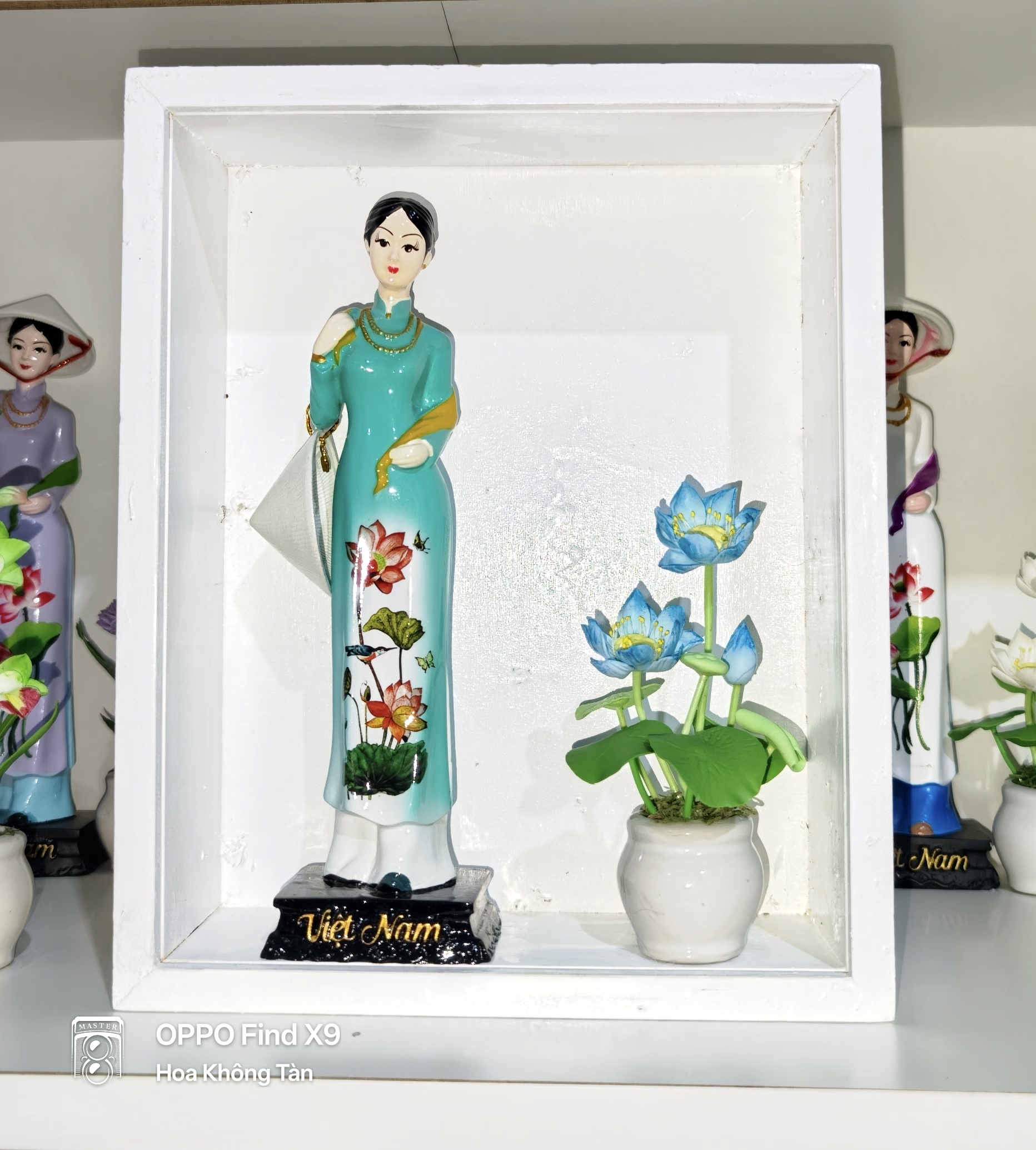 Tượng Cô Gái Việt Nam Mặc Áo Dài