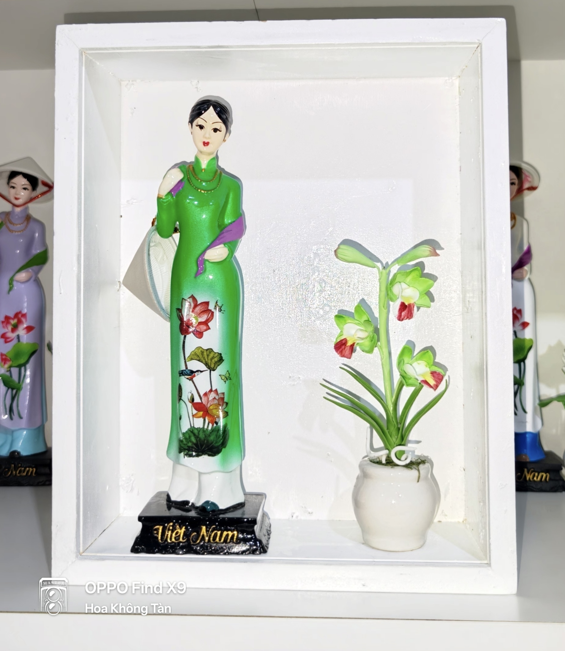 Tượng Cô Gái Việt Nam Mặc Áo Dài