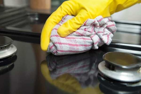4 Lý do bạn không nên dùng nước rửa chén để lau bếp