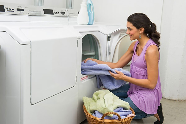 4 mẹo chống mùi ẩm mốc cho quần áo vào mùa mưa hiệu quả