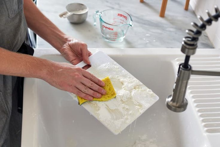 4 Bí kíp giúp mẹ làm sạch thớt nhựa vừa đơn giản, vừa hiệu quả