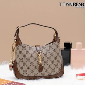 Túi Cầm Tay TTWN Bear - Sự Lựa Chọn Hoàn Hảo Cho Người Trẻ