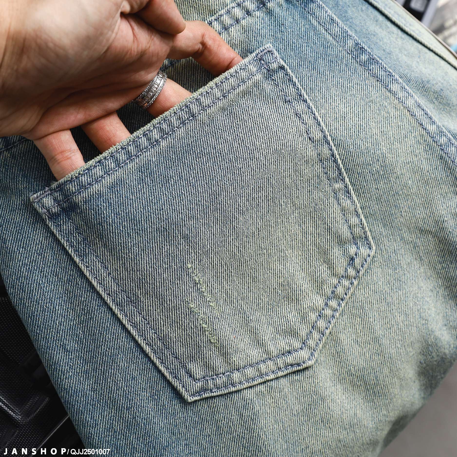 Quần Jean J&CO Crop Fit About