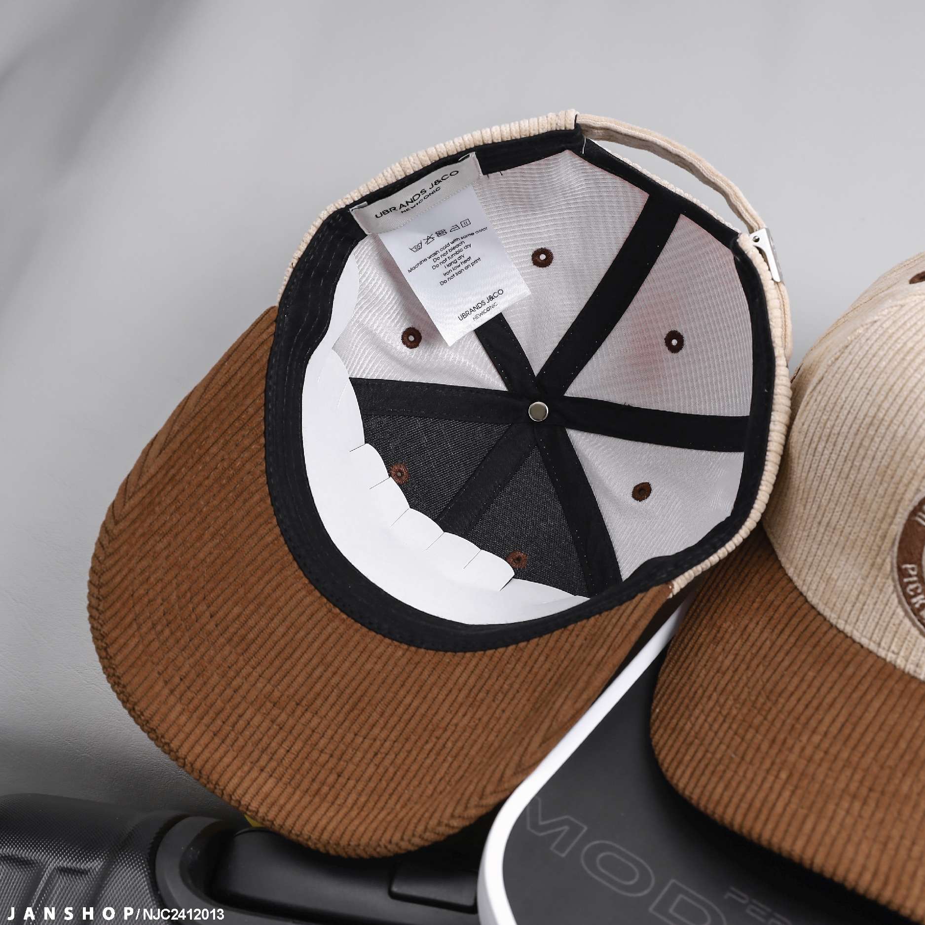 Nón J&CO Studio - Kem