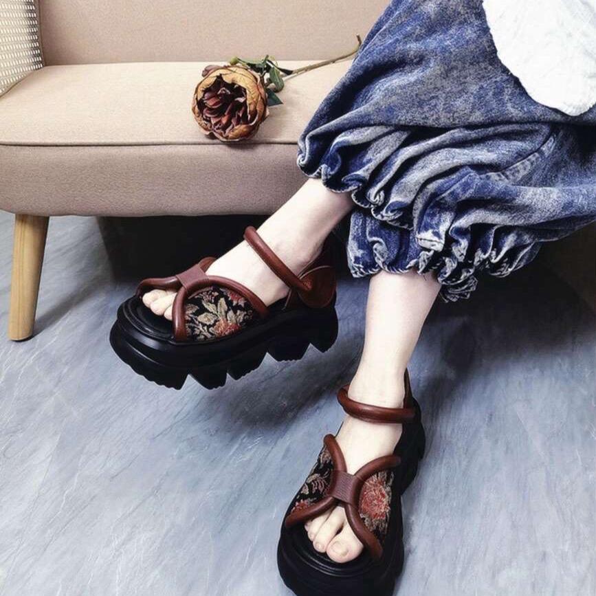 Giày Sandal  Thêu Đế Dày Velcro Miệng Cá Cổ Lớp Đầu Tiên Da Bò giày Nữ Mùa Hè Phong Cách Phong Cách Dân Tộc