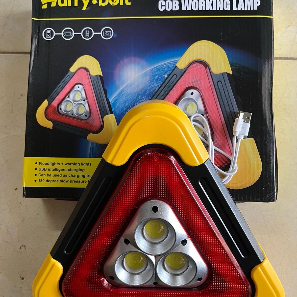 Đèn cứu hộ Hurry-Bolt hình tam giác ánh sáng Led dùng pin sạc hoặc sạc tấm pin năng lượng mặt trời dùng cho cứu hộ giao thông, du lịch, dã ngoại