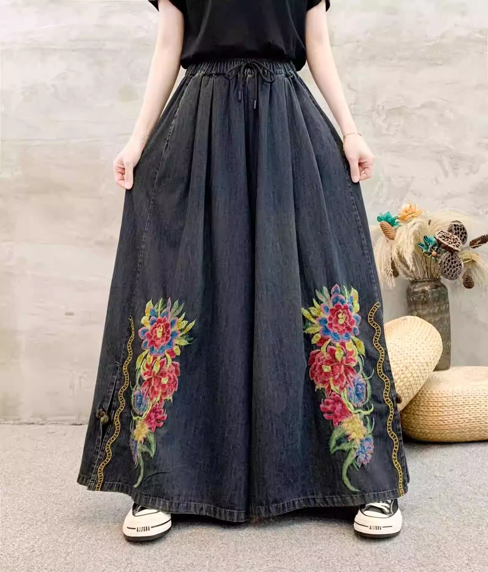 Quần jean nữ thêu, cạp chun, ống rộng - phong cách mới hiện đại, cá tính.