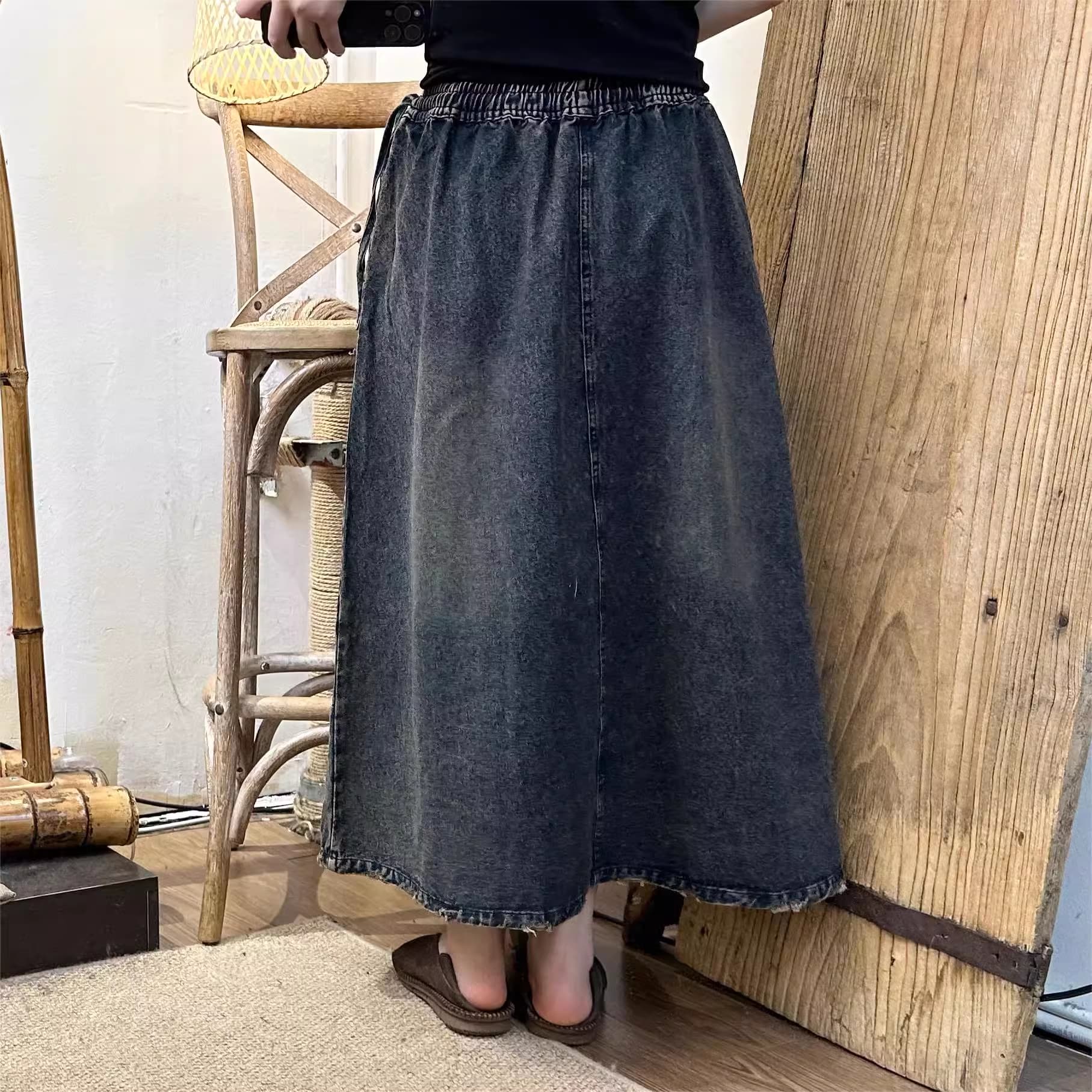 Chân váy bò chắp vá vải nilen thô hoa váy denim phong cách mới retro niche side-up ren