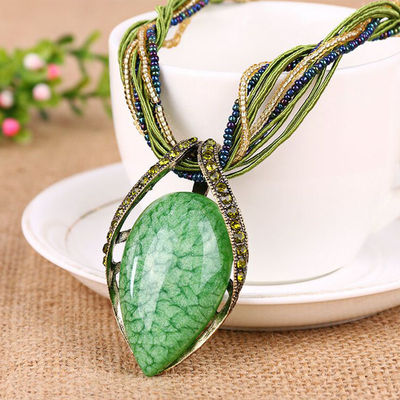 Vòng cổ mặt đá, nhiều màu sắc, phong cách dân tộc