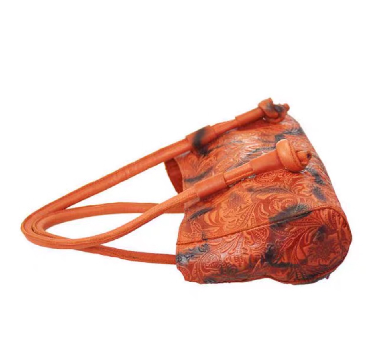 Túi đeo vai da da bò chính hãng chắc chắn là một sự đầu tư tuyệt vời cho phong cách thời trang của bạn.