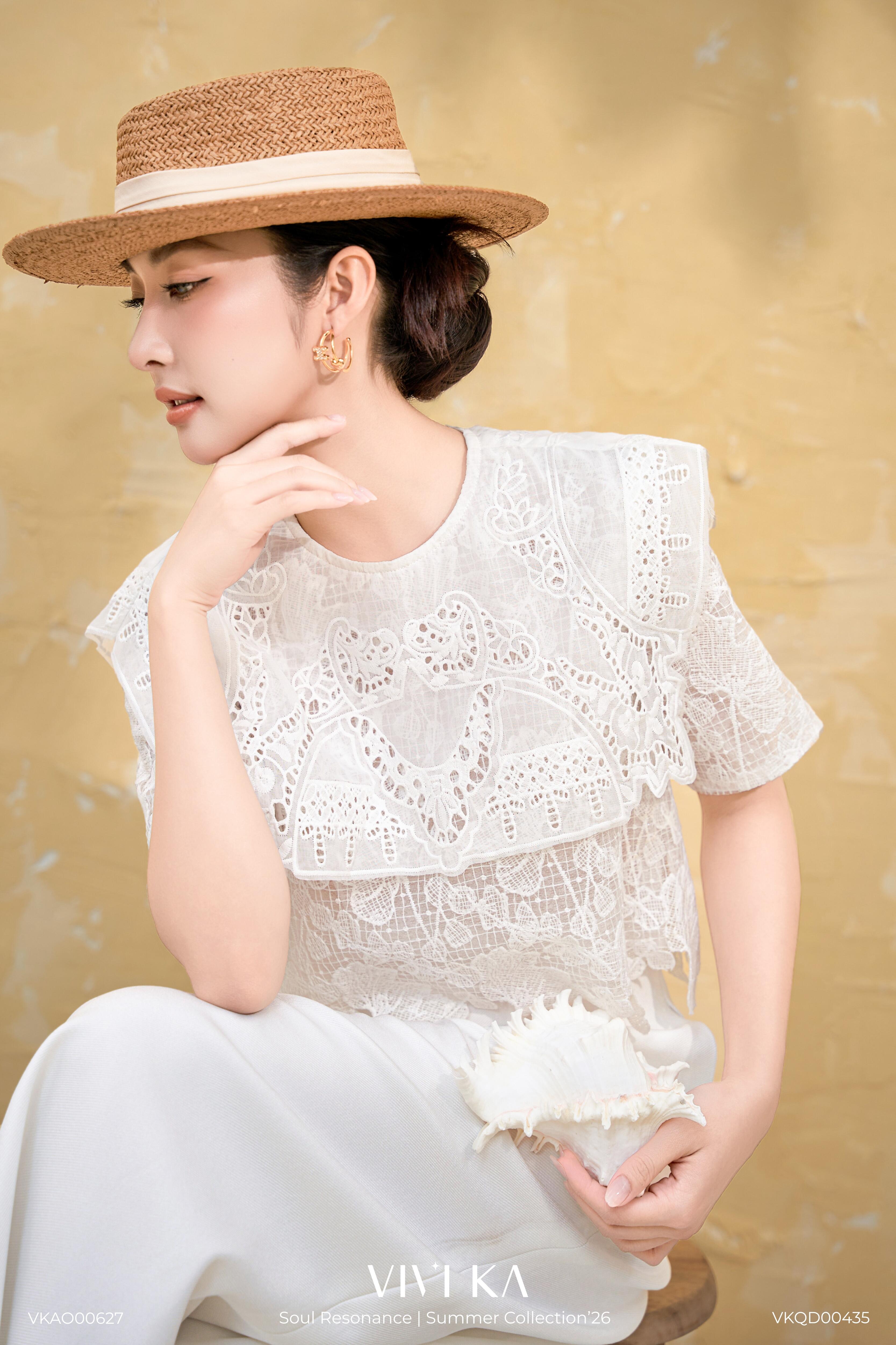 Áo Allen ren cổ vuông