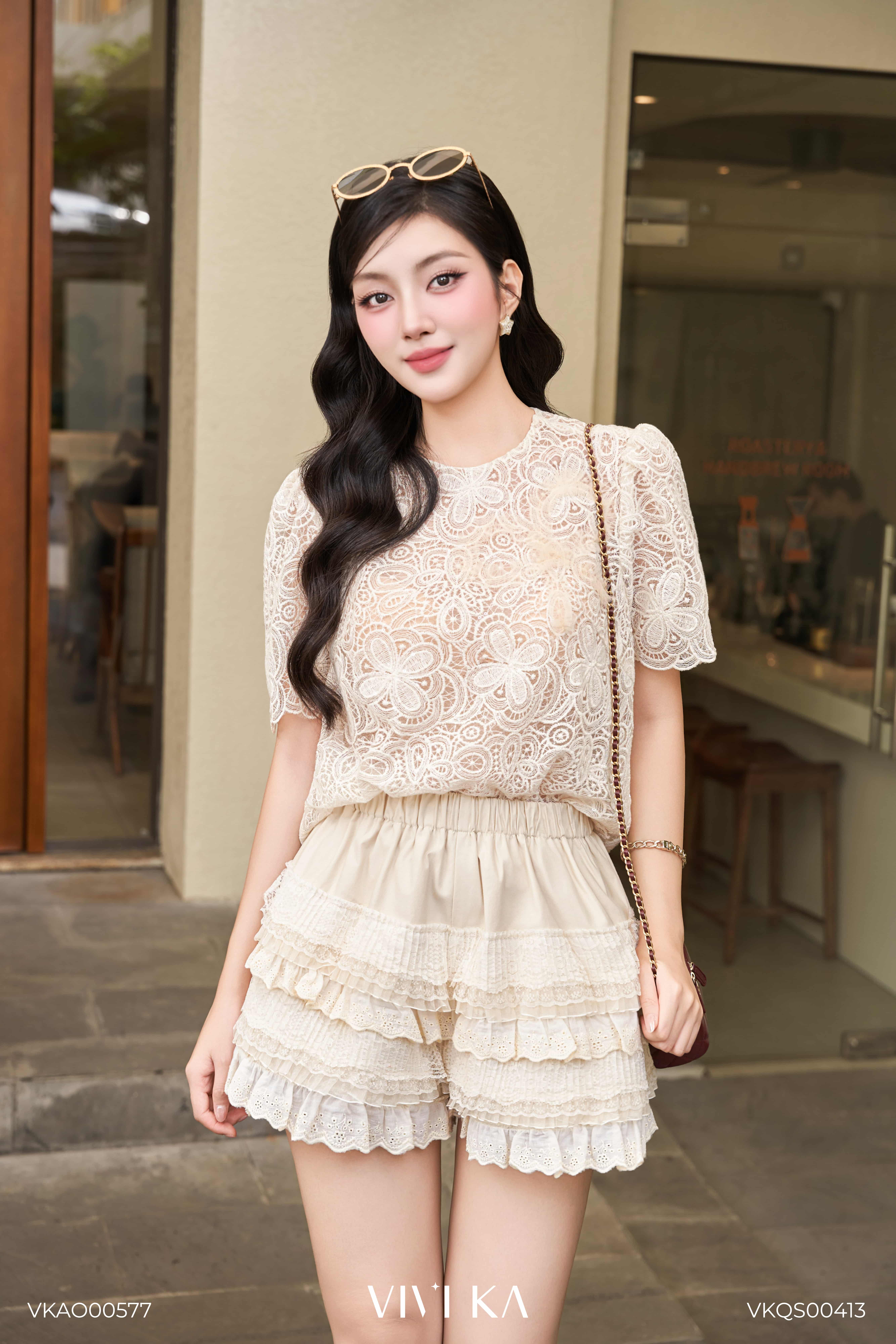 LACE SKORT