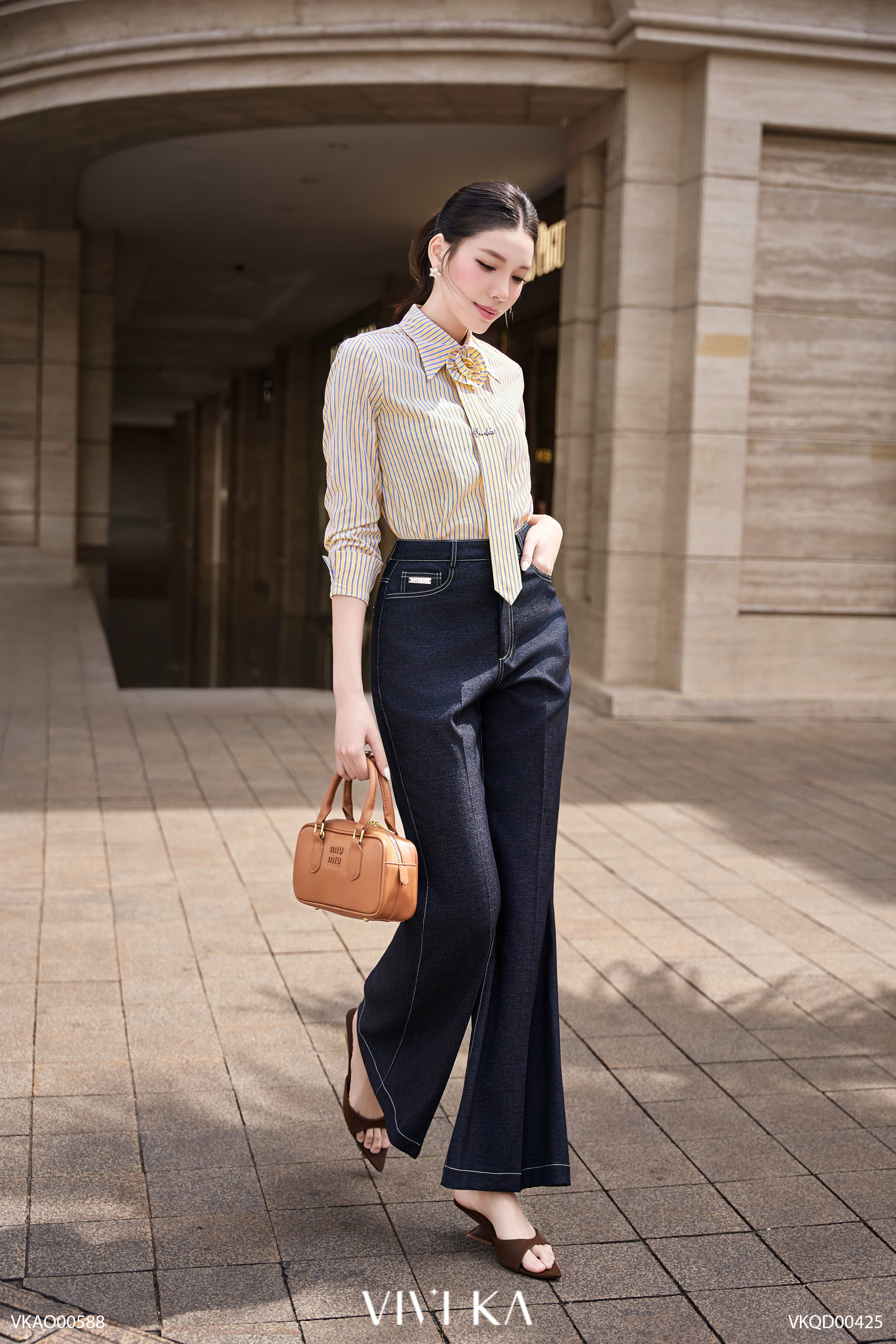 Quần dài Asher jean ống loe