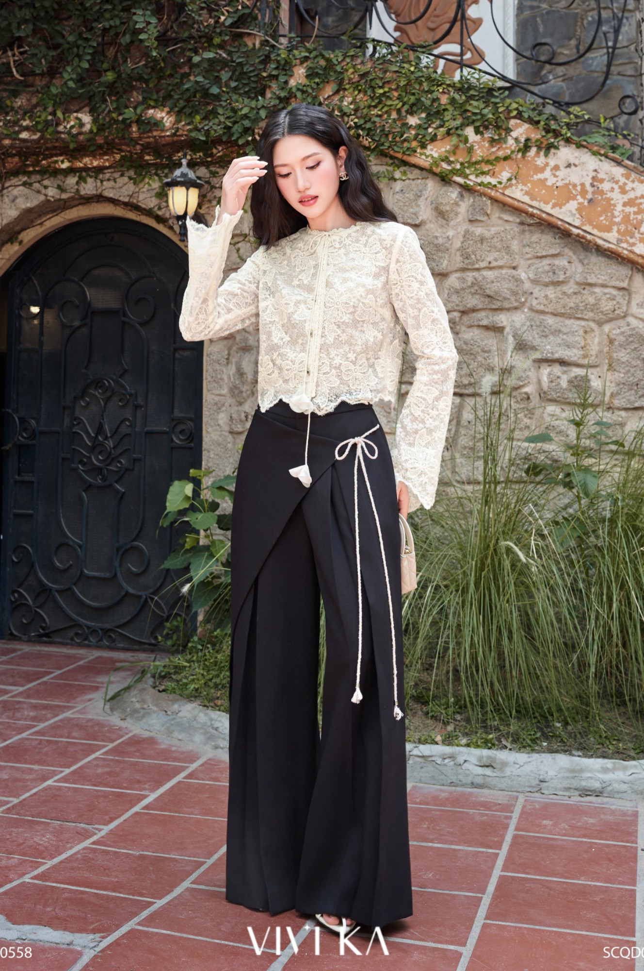 Áo Light croptop ren nơ phối dây rút