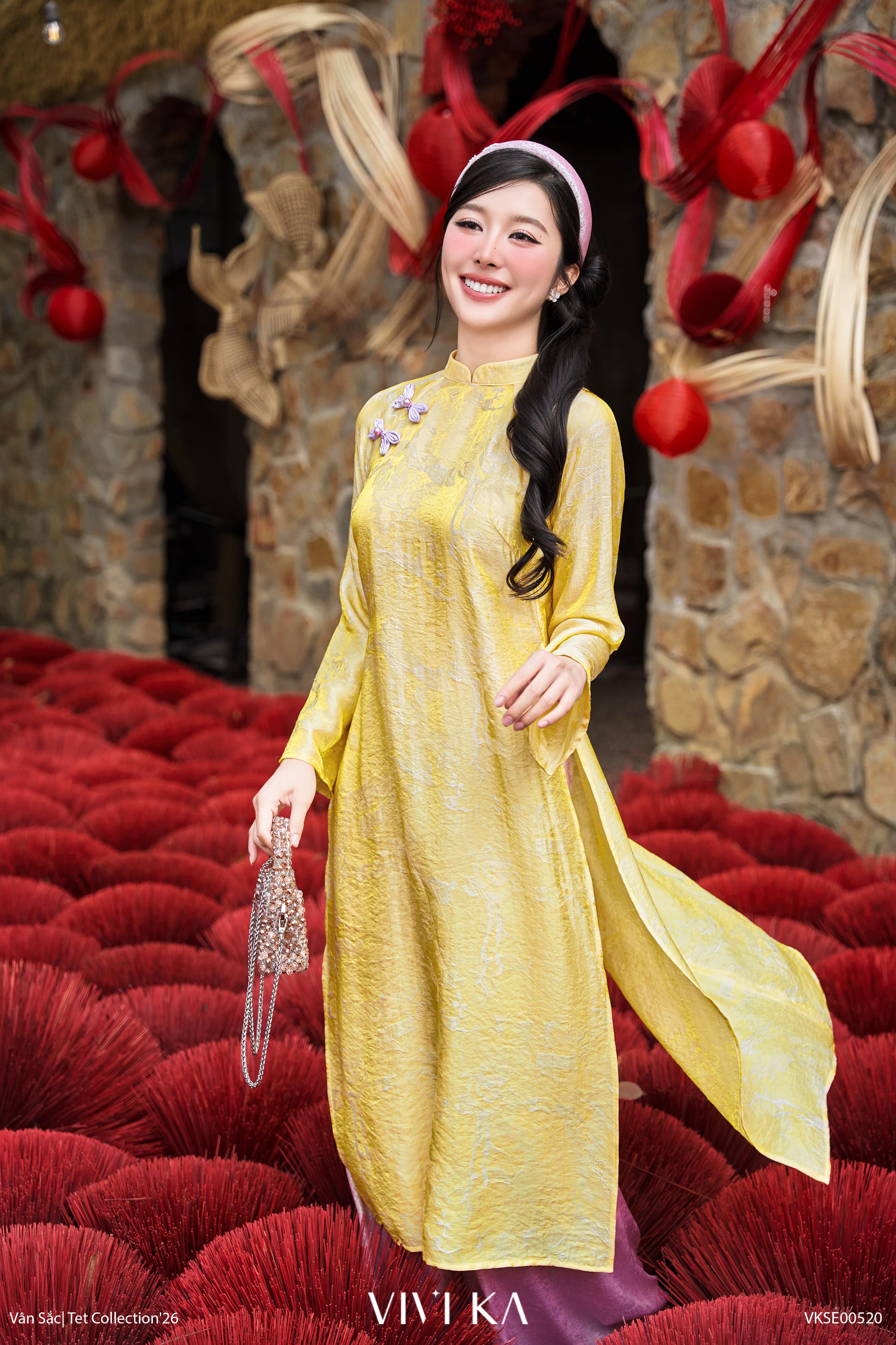 Set áo dài Ngọc Kim gấm vàng + quần nhũ hồng