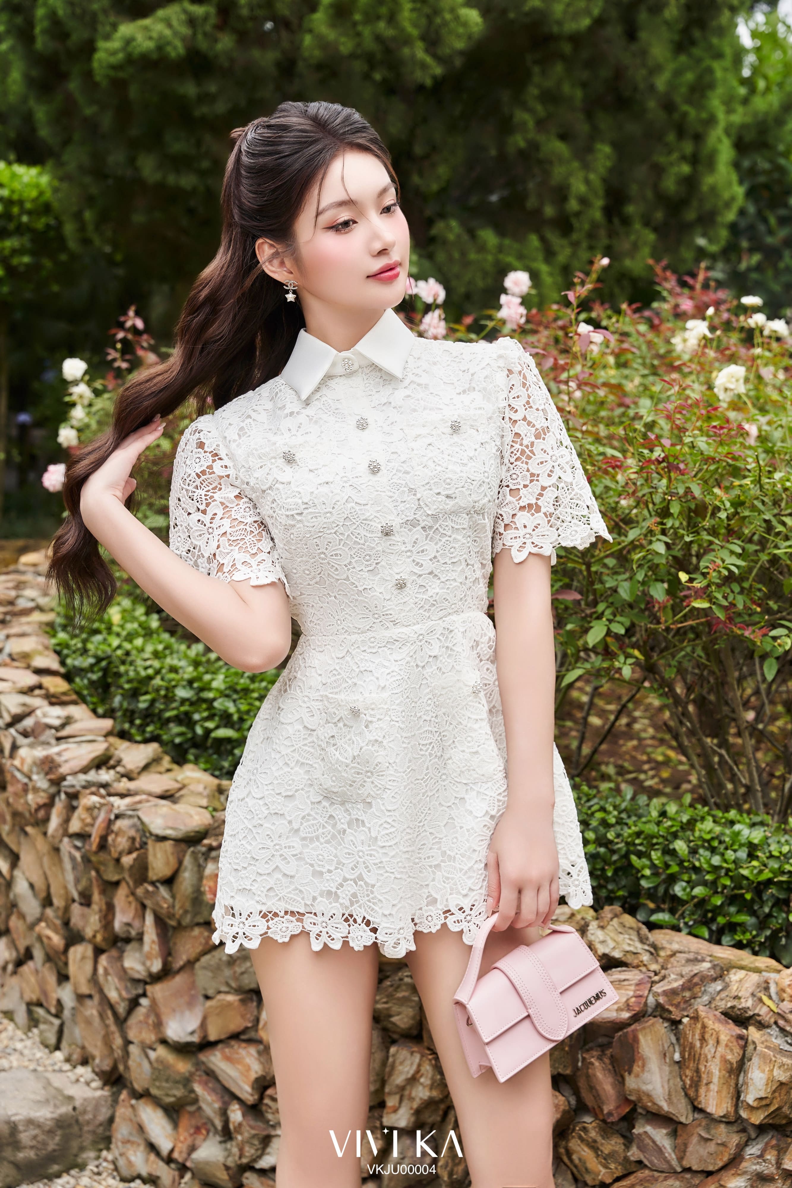 Jumpsuit ren dập nổi họa tiết