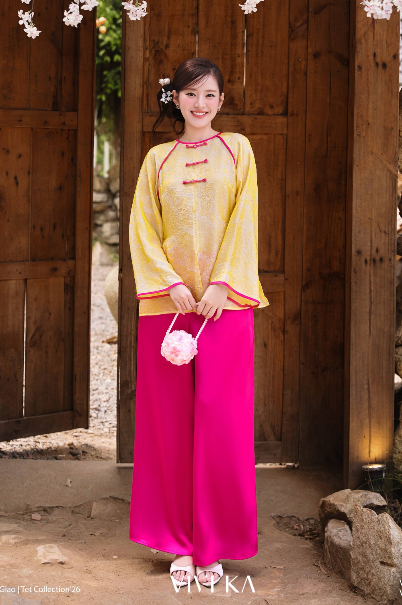 Set Như Thuần bà ba áo gấm vàng + quần lụa