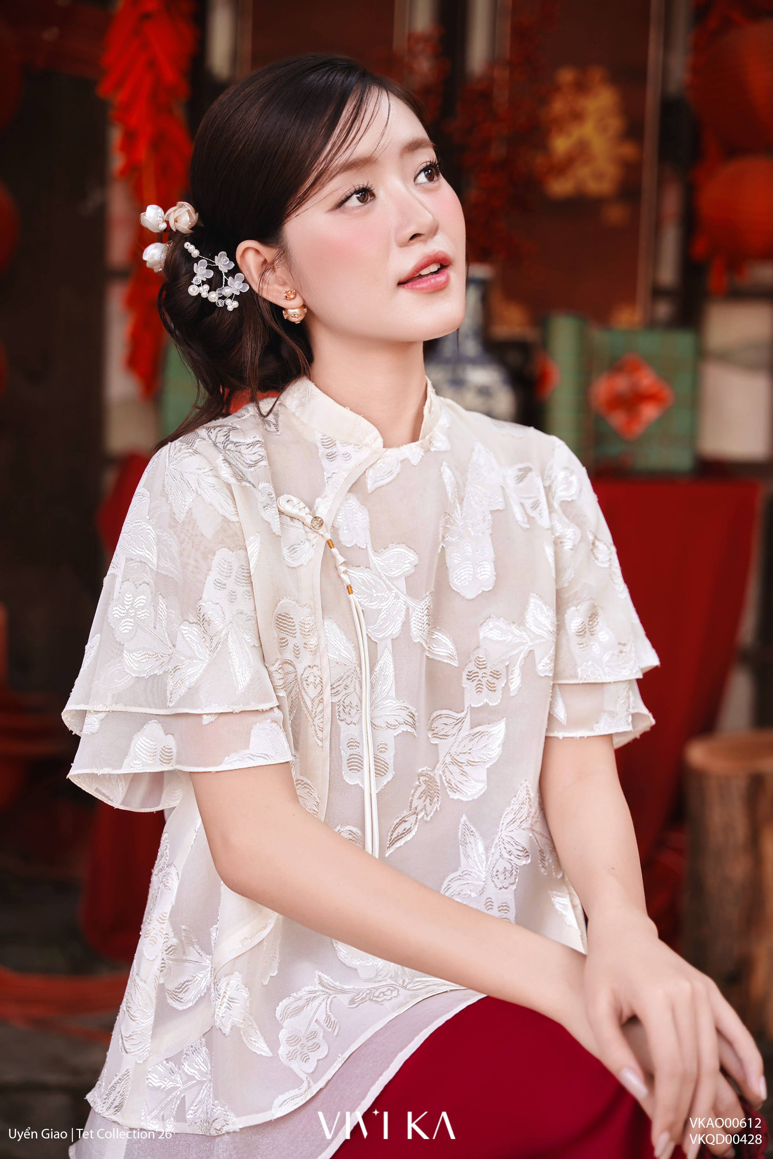 Áo Thụy Vân tay xếp tơ kem