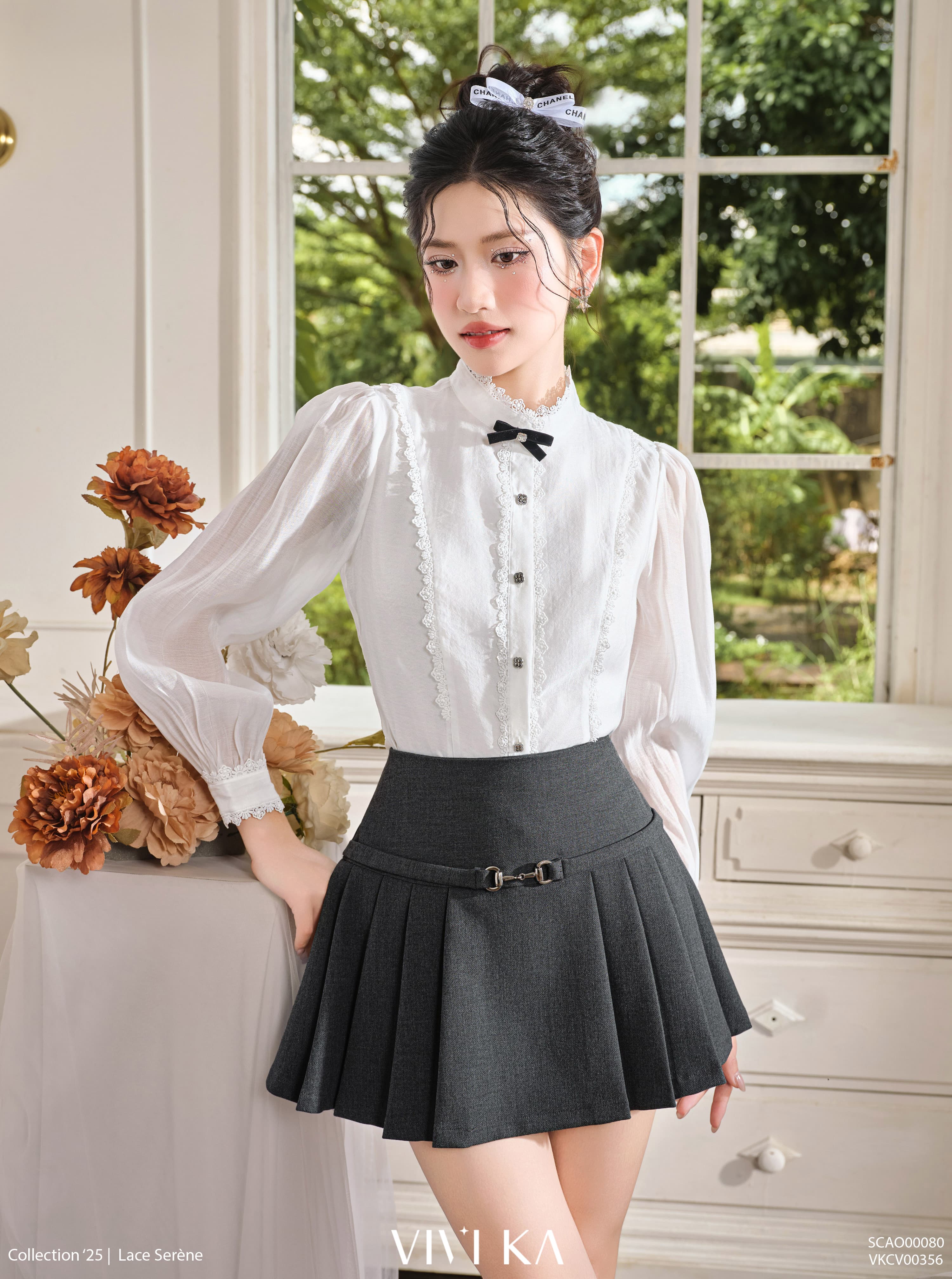 Áo Colette trắng cổ ren tay dài phối nơ