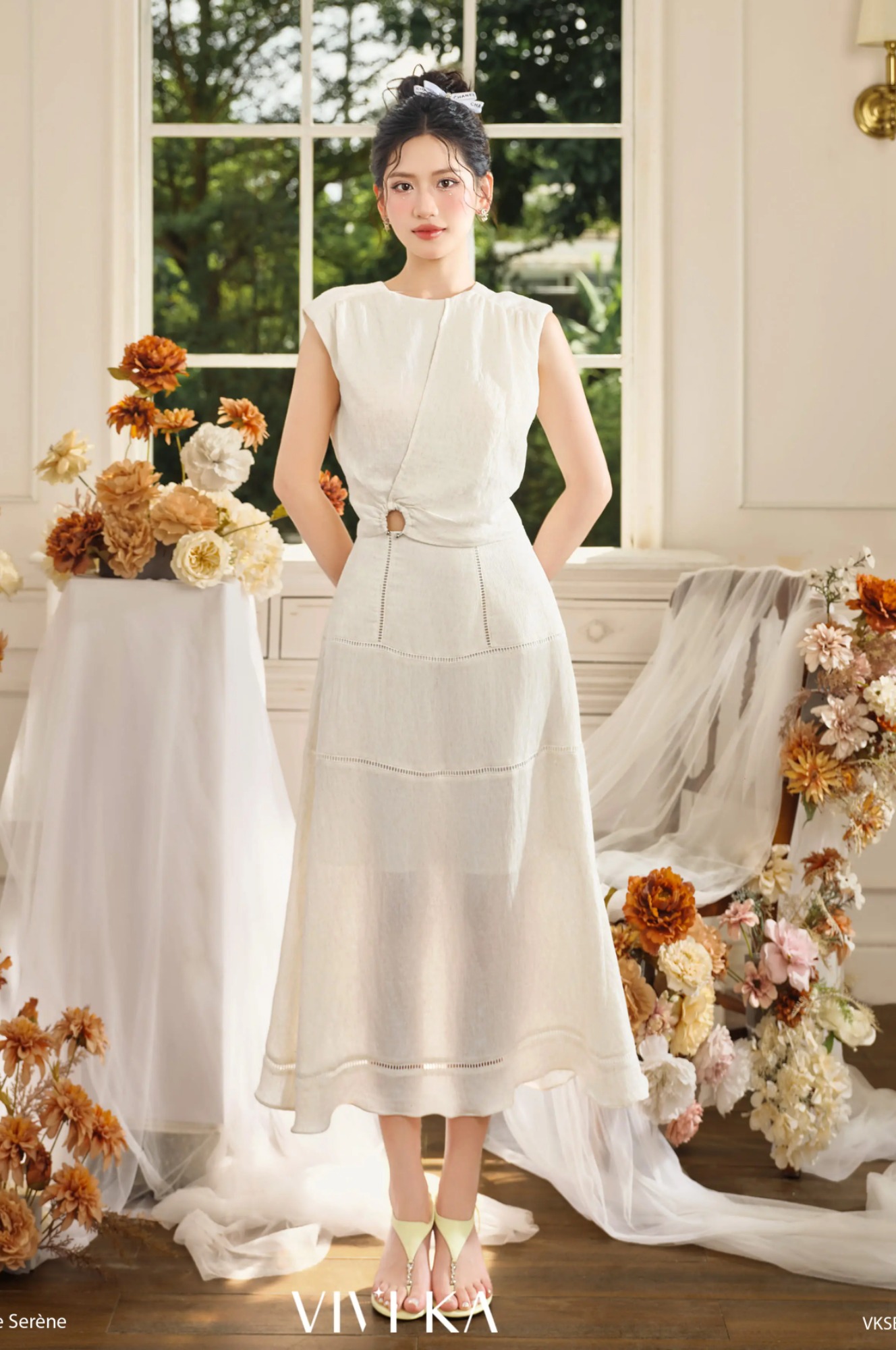Set Velina áo cổ tròn sát nách + chân váy