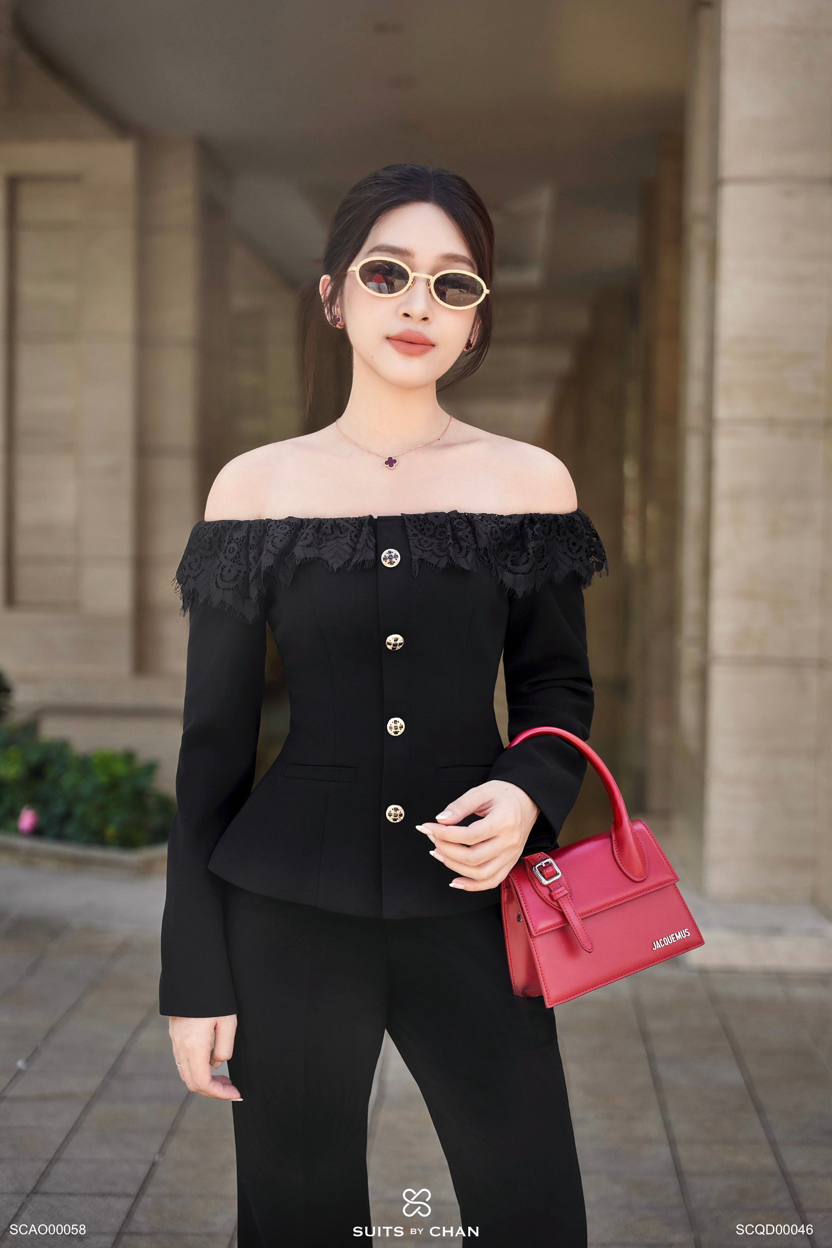Áo Avantika ren trễ vai phối nút
