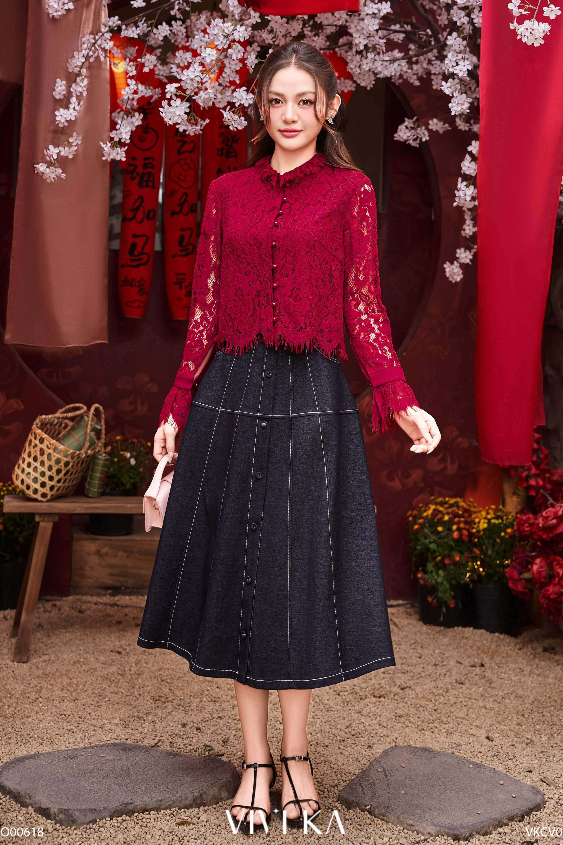 Áo Sune phối ren hoa dài tay