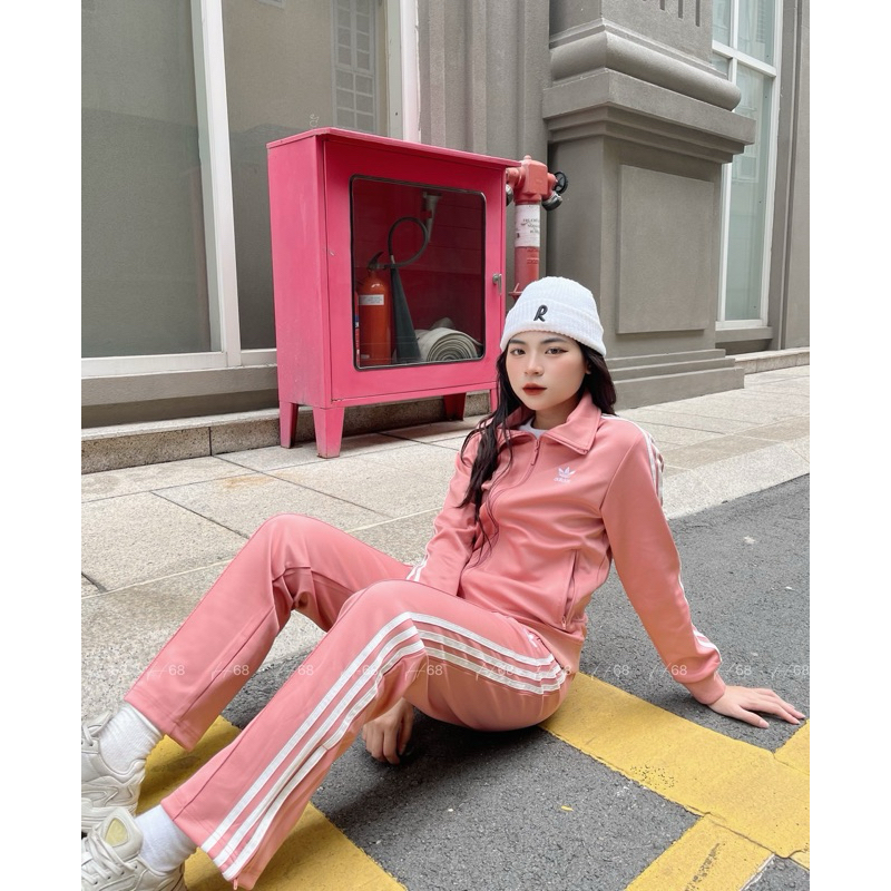 Đồ bộ Thể thao Nữ Adidas BTWM9  chất umi quần ống xuông, Cổ bẻ 3 sọc không xù chất thoải mái dễ chịu, set thu đông vnxk