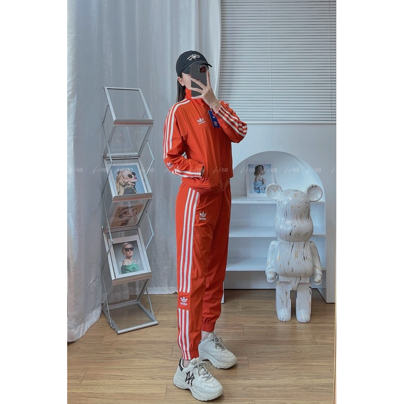 Set thể thao nữ Adidas chất gió co giãn, áo 2 lớp lót lưới, túi quần áo có khoá, set thu đông vnxk BGWM2