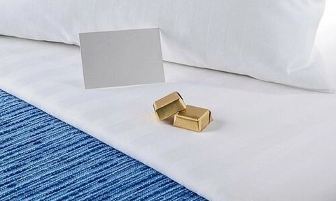 Ý nghĩa việc khách sạn để chocolate lên gối khi dọn phòng